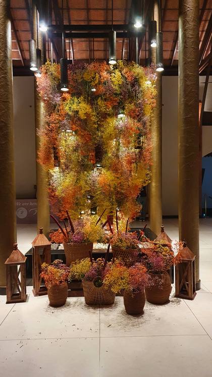 Photo-op and Floral detail — Arrival / Lobby decor — Alila Diwa Goa